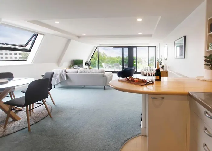 Lakeside Loft